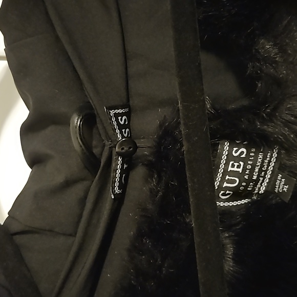 Guess. Jacket with detachable inner fur. Color Black. Inside fake fur. Size XL - Picture 8 of 16